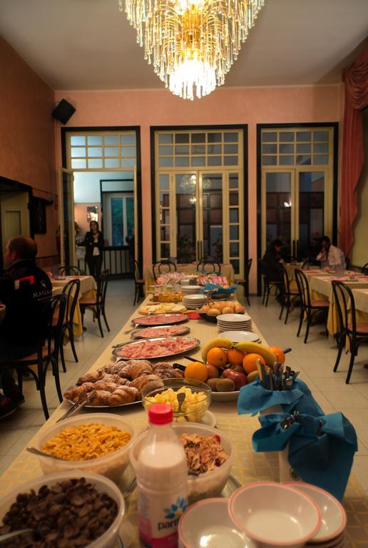 Hotel Salus Sant'Andrea Bagni Екстер'єр фото