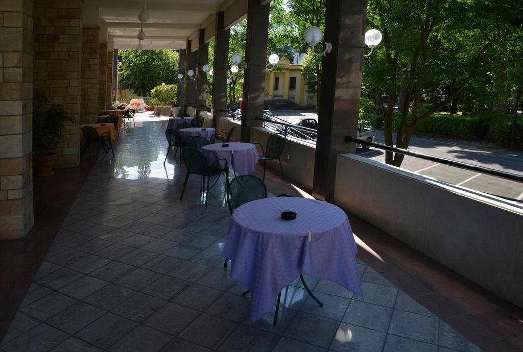 Hotel Salus Sant'Andrea Bagni Екстер'єр фото