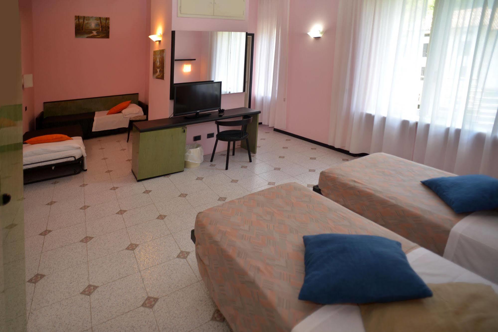 Hotel Salus Sant'Andrea Bagni Екстер'єр фото