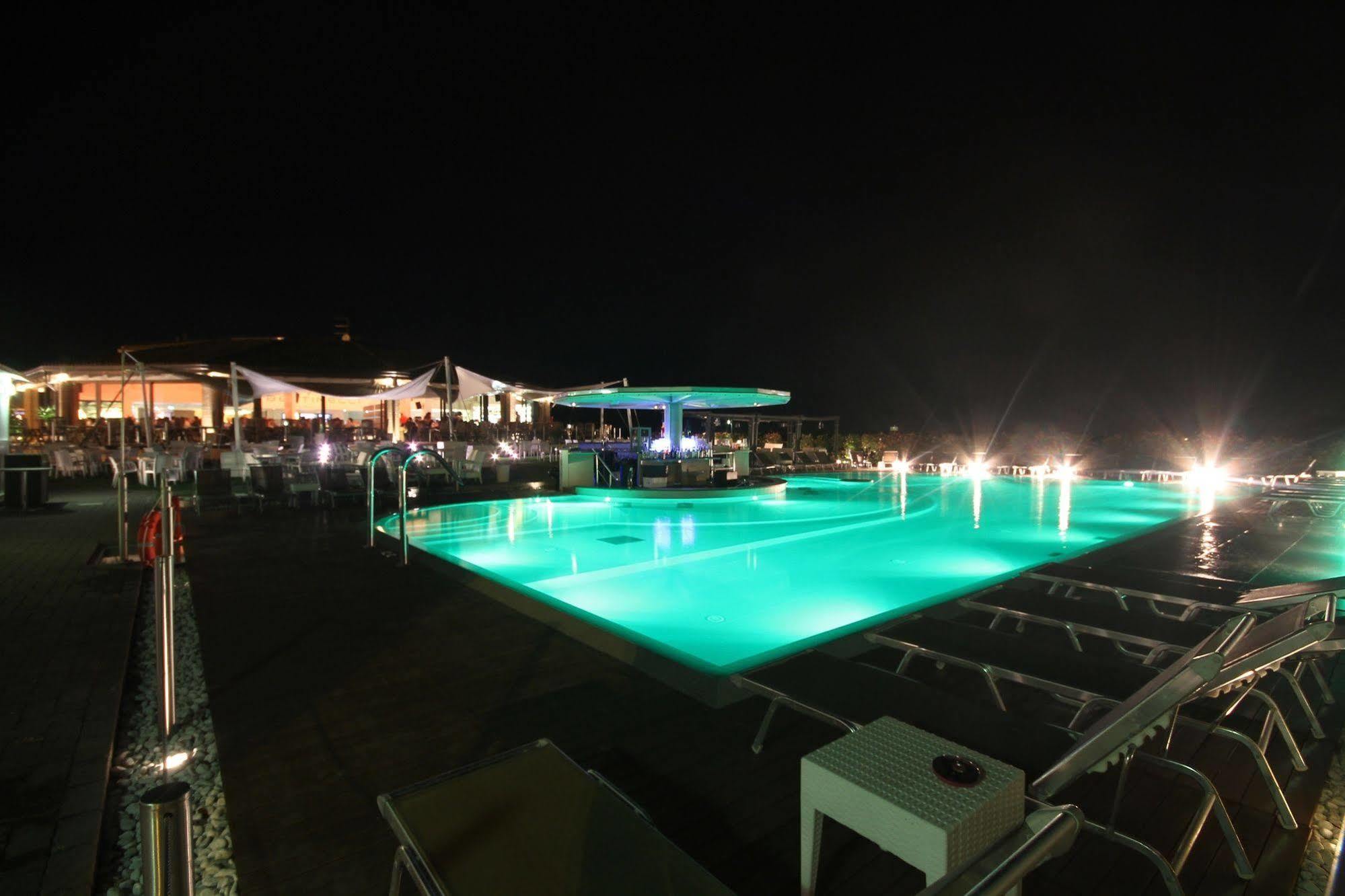 Hotel Salus Sant'Andrea Bagni Екстер'єр фото