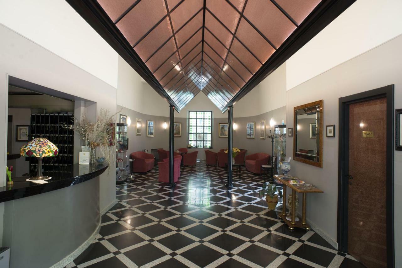 Hotel Salus Sant'Andrea Bagni Екстер'єр фото